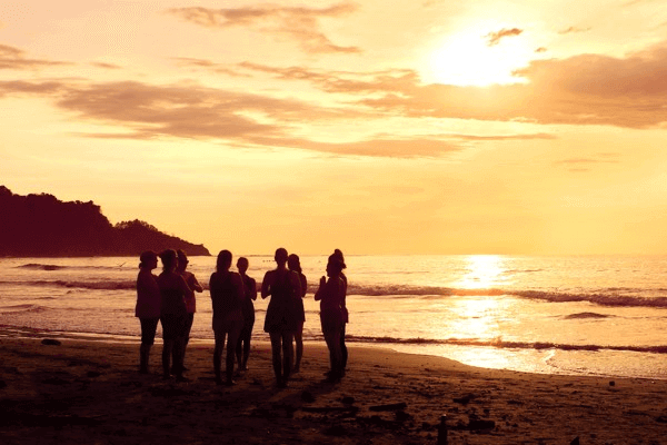 Six Ways To Have A Spiritual and Fun Retreat With Your Friends