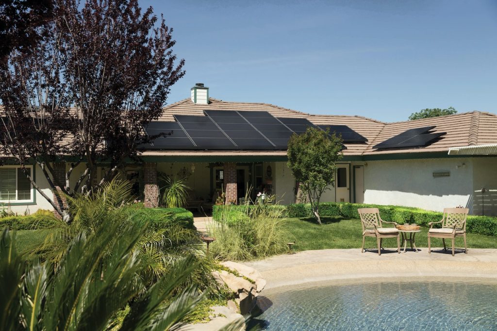 Pros and Cons of Installing Solar Panels on Your Las Vegas Roof